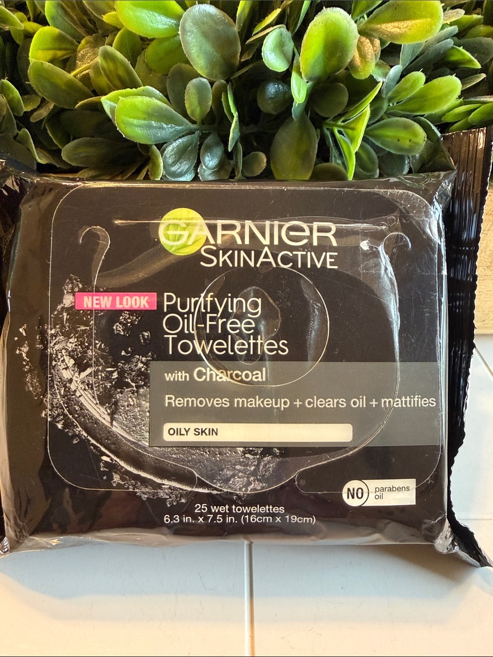 Garnier SkinActive Purifying Oil-Free Towelettes with Charcoal